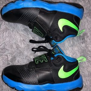 Nike boys shoes